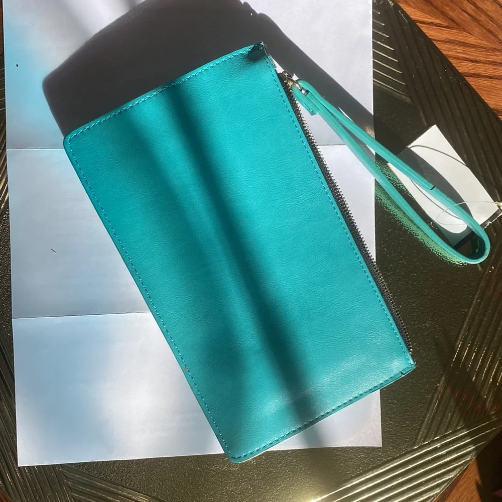no brand teal wristlet